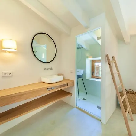 Suau Petit By Sealand * 포엔샤 항구