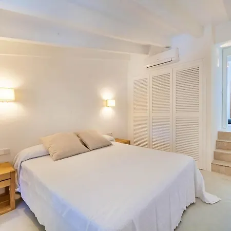 Suau Petit By Sealand * 포엔샤 항구